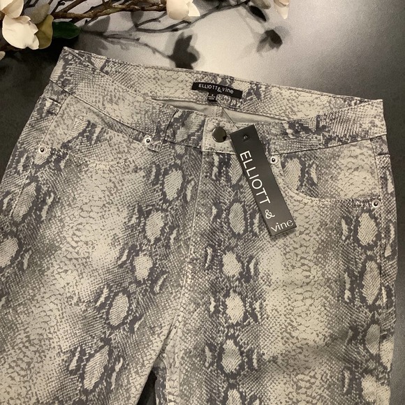 Elliott & Vine Gray Snake Reptile Animal Print Skinny Ankle Crop Jeans NWT - Picture 6 of 13